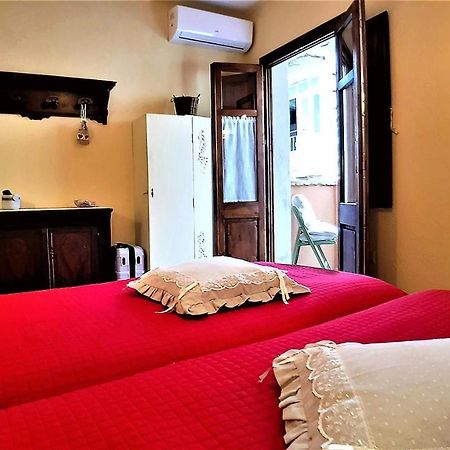Casa Vacanza La Posadina Baunei Kültér fotó