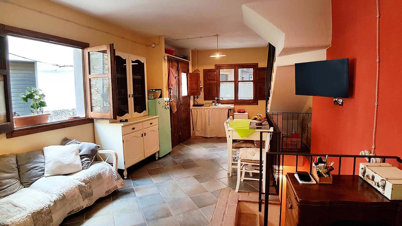 Casa Vacanza La Posadina Baunei Kültér fotó
