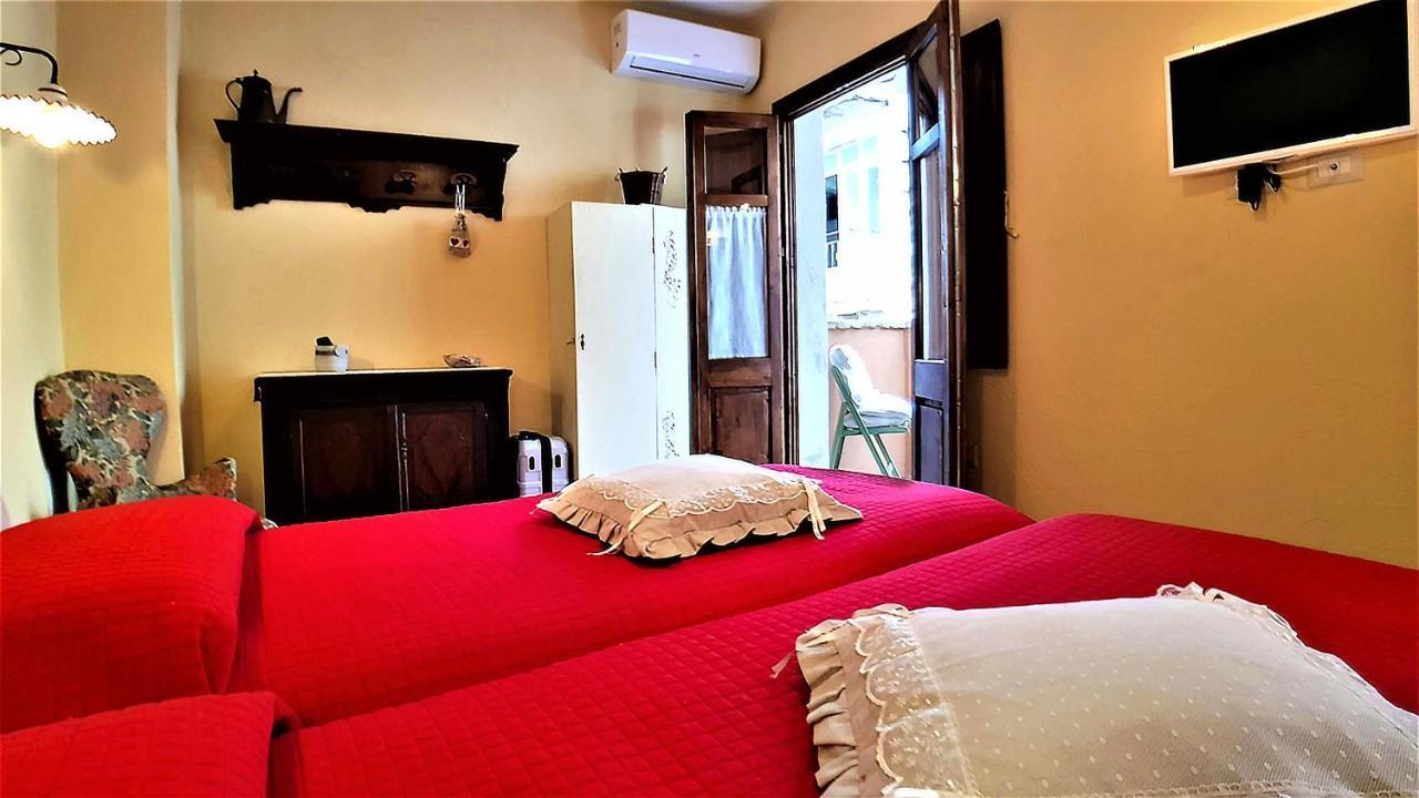 Casa Vacanza La Posadina Baunei Kültér fotó
