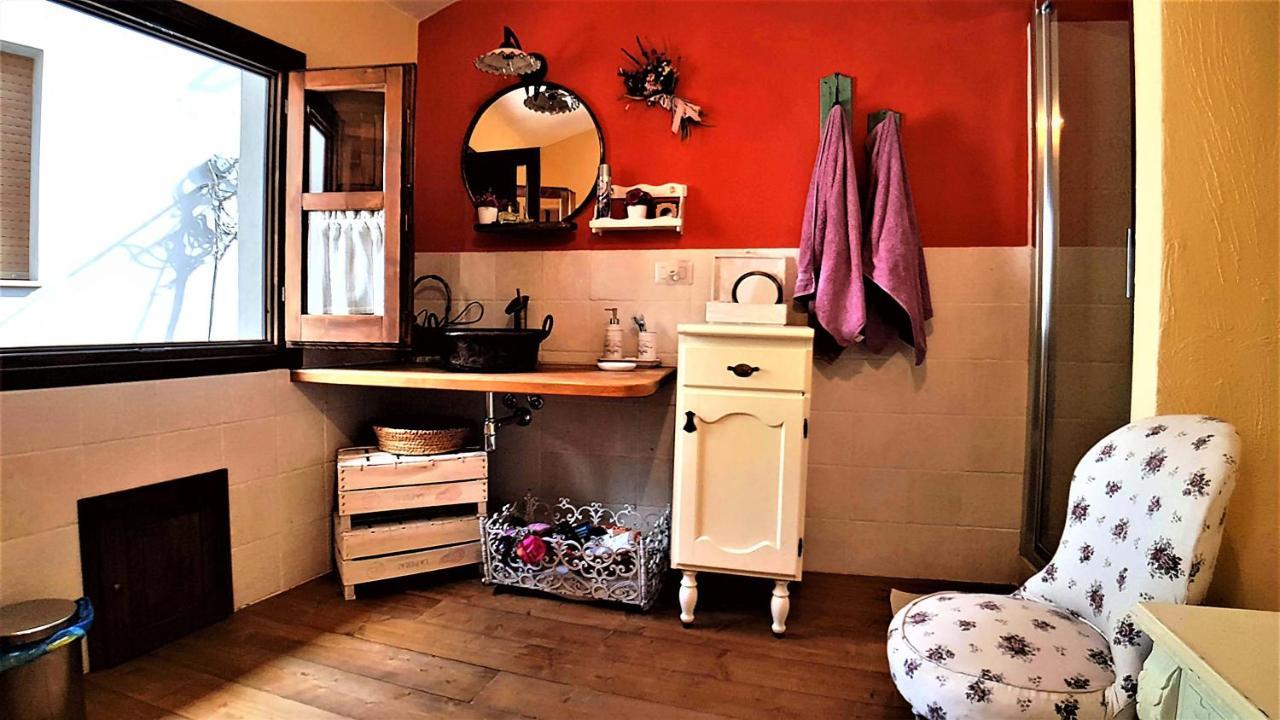 Casa Vacanza La Posadina Baunei Kültér fotó